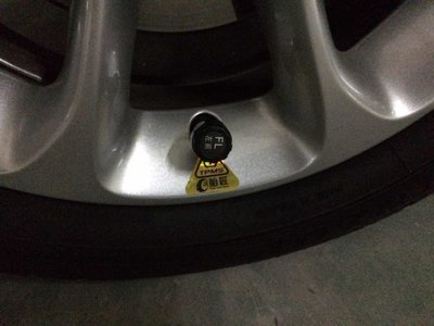 胎匠无线外置胎压计 请看SRMAT上使用的效果 太阳能系列~ - 顺风626汽车生活服务 - 车载电子电器 - 风行天下