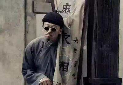 算命先生断定他穷极一生，禅师四句话点醒胎匠变富豪